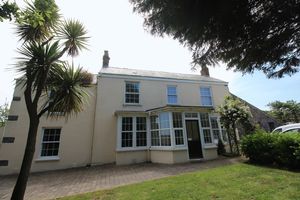 **UNDER OFFER WITH MAWSON COLLINS** Room 4, Carlton Lodge
